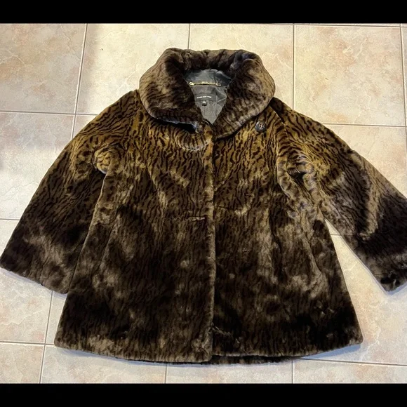 Faux fur animal print coat - Picture 5 of 12